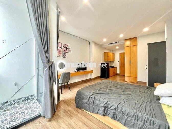 Đầu tháng trống lại căn studio ngập tràn ánh sáng