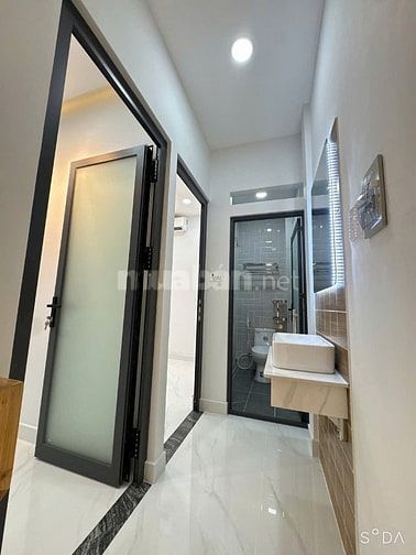 Bân nhà đẹp hiện đại ,nội thất cao cấp đường ông ích khiêm Quận 11