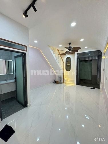 Bân nhà đẹp hiện đại ,nội thất cao cấp đường ông ích khiêm Quận 11