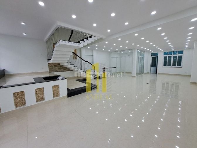 Cho Thuê Nhà Sàn Văn Phòng Trống Suốt 600m2 Hầm 3 Lầu Giá 75 Triệu