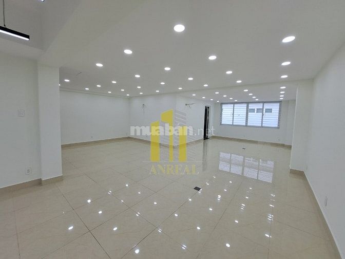 Cho Thuê Nhà Sàn Văn Phòng Trống Suốt 600m2 Hầm 3 Lầu Giá 75 Triệu
