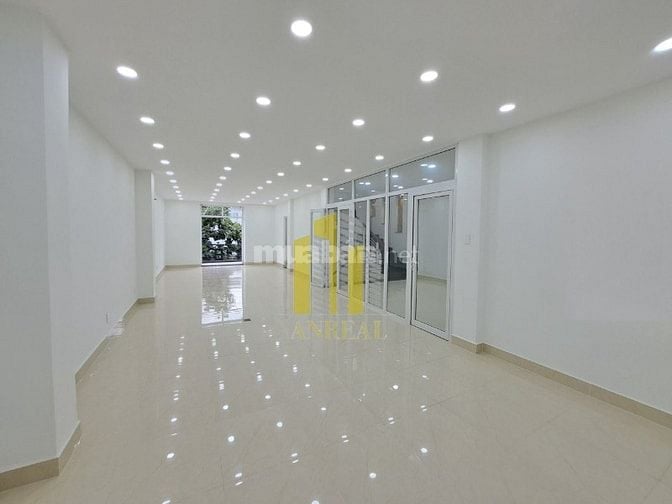 Cho Thuê Nhà Sàn Văn Phòng Trống Suốt 600m2 Hầm 3 Lầu Giá 75 Triệu