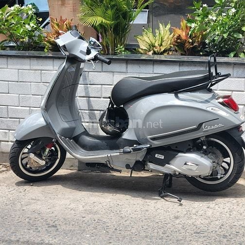 Cần bán xe vespa (sprint) 125 mùa xám .xe chính chủ