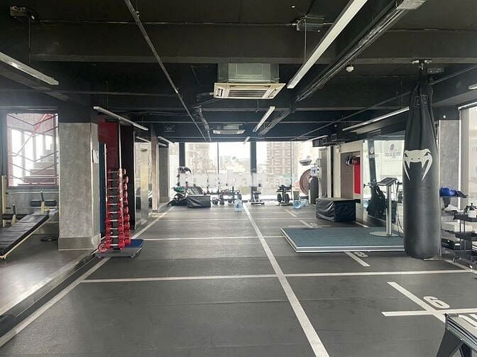 🏢 NGANG 10M TÒA NHÀ VĂN PHÒNG HOÀNG SA QUẬN 3