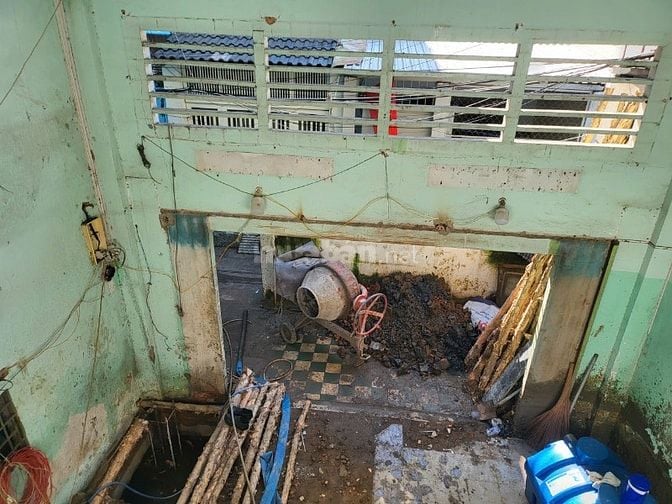 Tuyển 01 thợ hồ, 1 phụ hồ tại Quận 04, TPHCM