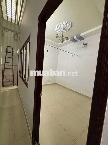 Cho thuê nhà mặt tiền đường nội bộ Nghiêm Toản Quận Tân Phú