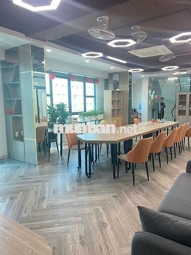 Văn phòng tòa nhà 45 Mễ Trì 130m² – 45 triệu/tháng