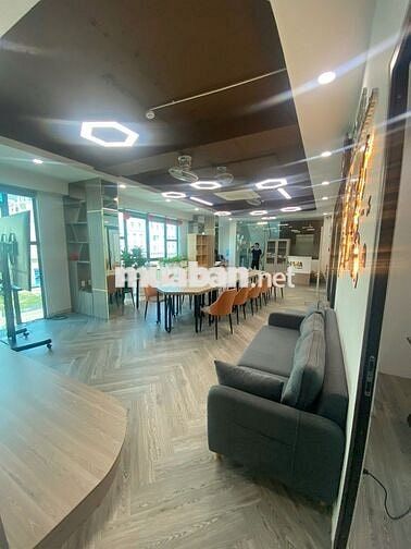 Văn phòng tòa nhà 45 Mễ Trì 130m² – 45 triệu/tháng