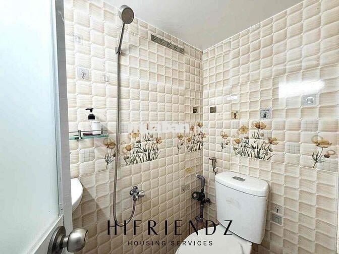 PHÒNG TRỌ CÓ MÁY LẠNH - CỬA SỔ TRỜI - BANCOL NGAY NGÃ TƯ BỐN XÃ