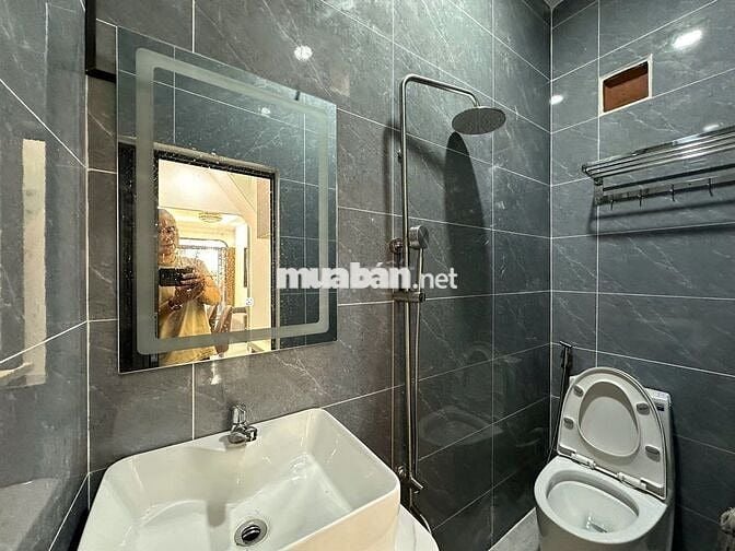 NNC FNT Phan Văn Trị Bình Thạnh 4x10m 2PN 2WC mới cứng. Giá 12 triệu