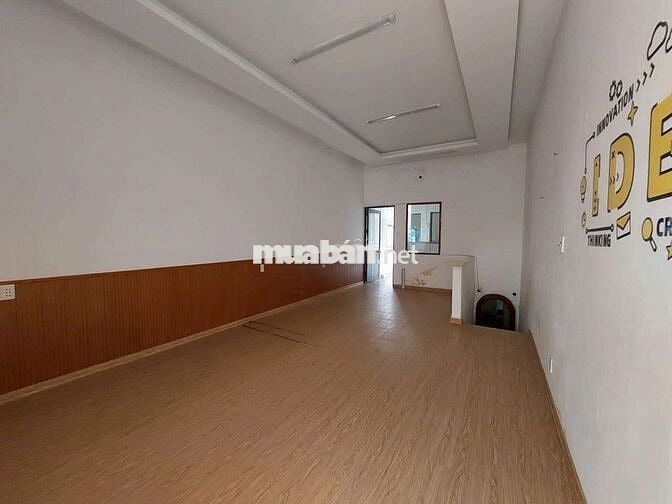 Nhà mặt tiền Đề Thám Q1 ( Lầu 1) 100m2