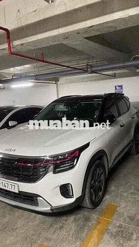 Kia Seltos 2025 Premium 1.5 AT - 4000 km