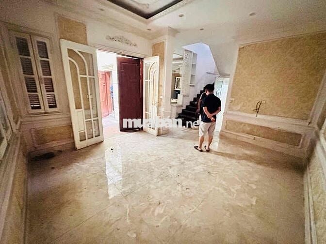 Bán nhà ngõ 68 Xuân Thuỷ 64m 4 tầng ô tô tránh kd 2 thoáng giá 22 tỷ