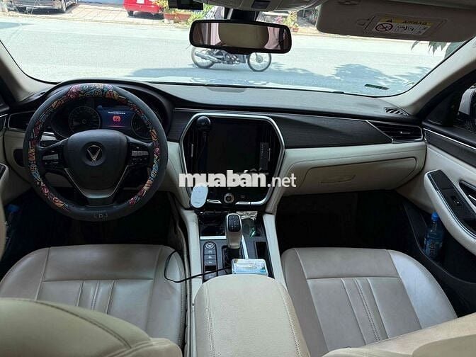 VinFast Lux A2.0 2020 Premium 2.0 AT - 55000 km