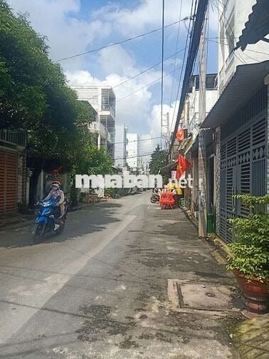 Ngay trần thị năm tân chánh hiệp Q 12,76 m2 bán 4 tỷ 250