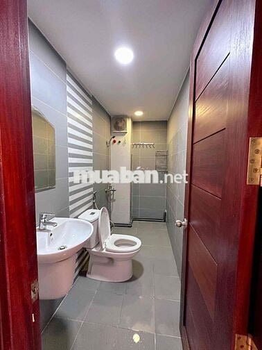 studio ban công siêu rộng cho gia đình hoặc sinh viên ghép nha