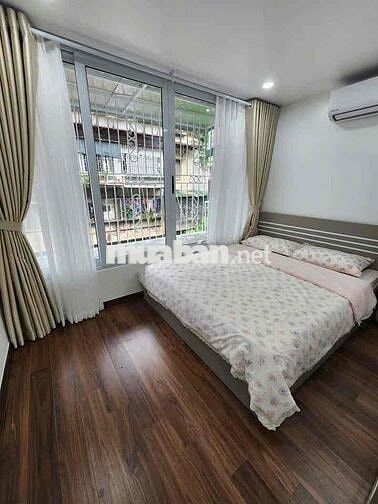 Bán tập thể tầng 4 Cát Linh, trung tâm Đống Đa, 3 ngủ đủ nội thất