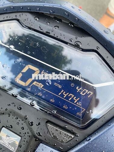 VARIO CHỈ 1400km NHƯ XE MỚI. bs 64