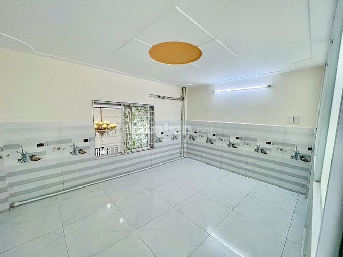 NHÀ 2 TẦNG MỚI TINH – VI BẰNG – HẺM XE HƠI ĐỖ CỬA – 2/ TRẦN THỊ BỐC
