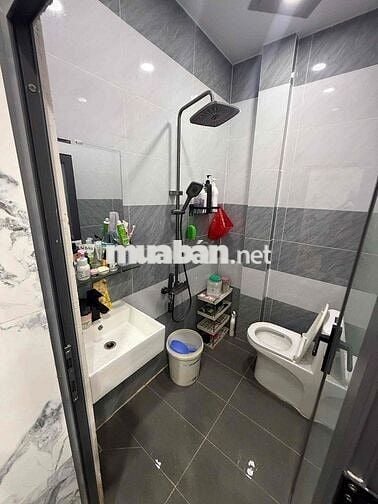 Cho Thuê Nhà Nguyên Căn 2PN 2 WC Giá Rẻ Ngay Tại Trung Tâm Quận 7