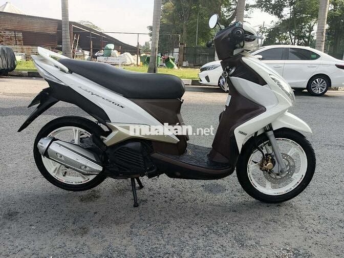 Xe tay ga Yamaha Luvias GTX Fi màu trắng, nâu
