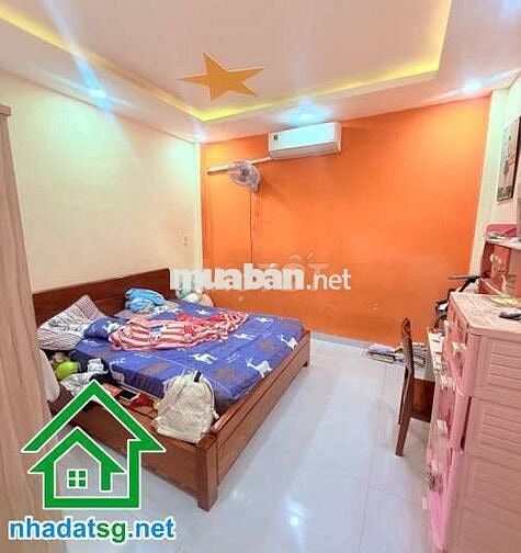 NHÀ HẺM XE HƠI NGAY CHỢ VẢI PHÚ THỌ HÒA – DT 60M2 – 3 TẦNG – 4PN – 3WC