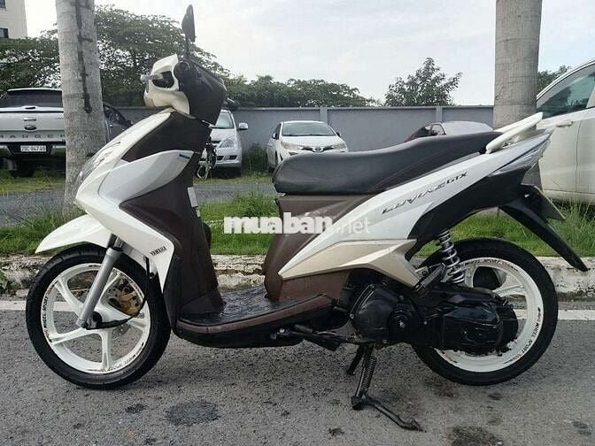 Xe tay ga Yamaha Luvias GTX Fi màu trắng, nâu