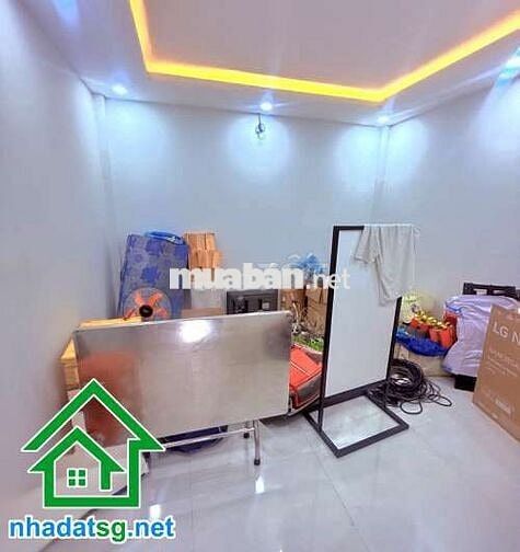 NHÀ HẺM XE HƠI NGAY CHỢ VẢI PHÚ THỌ HÒA – DT 60M2 – 3 TẦNG – 4PN – 3WC