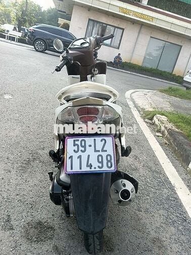 Xe tay ga Yamaha Luvias GTX Fi màu trắng, nâu