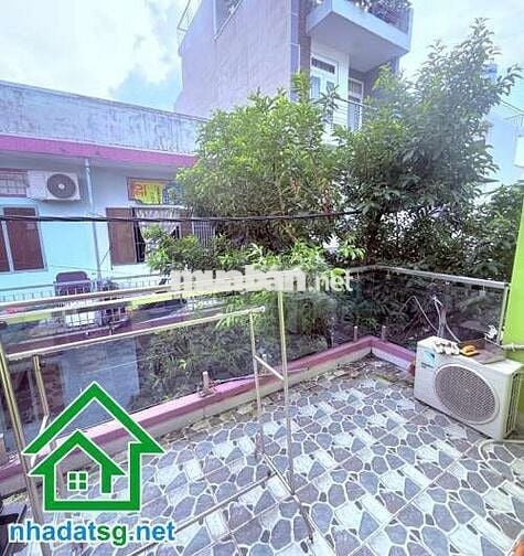 NHÀ HẺM XE HƠI NGAY CHỢ VẢI PHÚ THỌ HÒA – DT 60M2 – 3 TẦNG – 4PN – 3WC