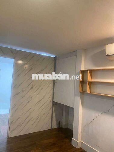 Cho thuê Căn Phòng lớn trong Căn Nhà Villa. Đường Thanh Đa, P.27, Q.BT