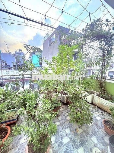 NHÀ HẺM XE HƠI NGAY CHỢ VẢI PHÚ THỌ HÒA – DT 60M2 – 3 TẦNG – 4PN – 3WC