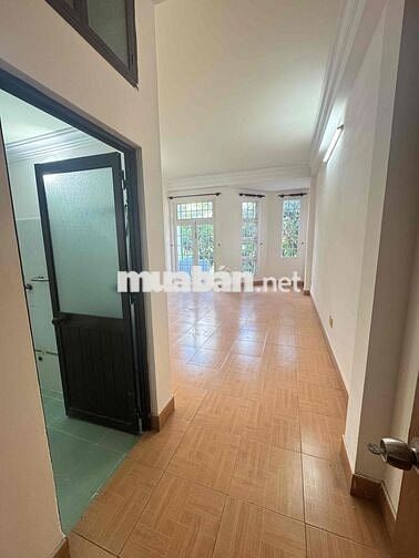 sang hợp đồng căn hộ dịch vụ Cao lỗ Q8