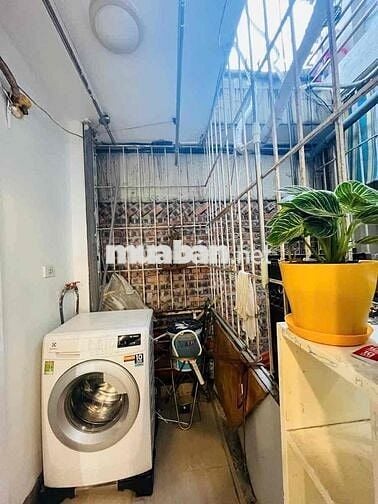 Căn hộ 60 m2 Chung cư 2 ngủ đẹp thang máy xịn phố Tôn đức Thắng .