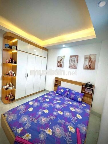 Căn hộ 60 m2 Chung cư 2 ngủ đẹp thang máy xịn phố Tôn đức Thắng .