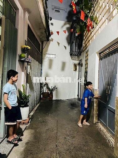Nhà 1/ nhỏ xinh - NT đầy đủ khu an ninh , yên tĩnh. Giá 2 tỷ 180
