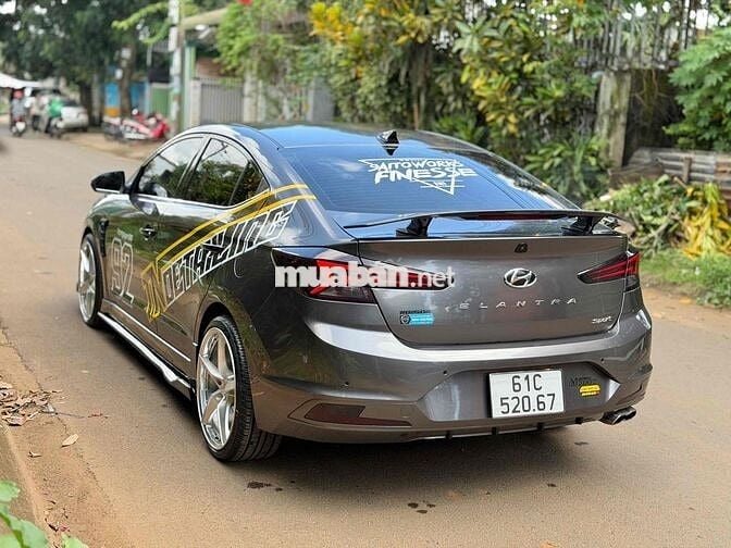 Hyundai Elantra 2019 1.6AT Sport