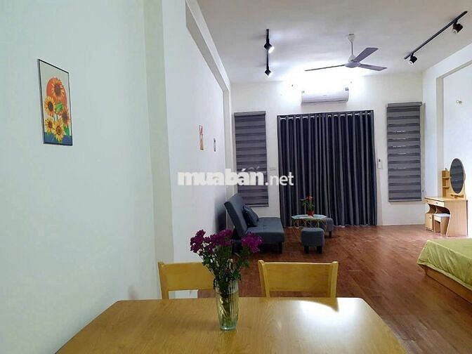 Cho thuê căn hộ 2 ngủ ngõ Hàm Long 2, 80m2 full đồ thang máy, giá 12tr