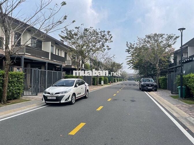 Cho thuê Nhà phố vườn 1 trệt 1 lầu 3pn 2vs full nội thất