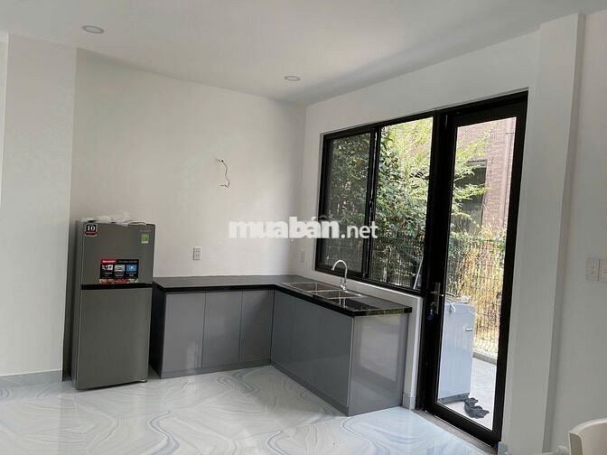 Cho thuê Nhà phố vườn 1 trệt 1 lầu 3pn 2vs full nội thất