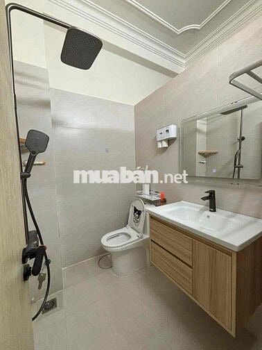Cho thuê căn 2PN - 2WC (60m2) bancol lớn gần ĐH Hoa Sen Thành Thái Q10