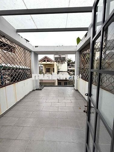 Nhà Mới Hẻm Xe Hơi  3PN ( 3,5X13 )_Đường 3/2   Quận 10