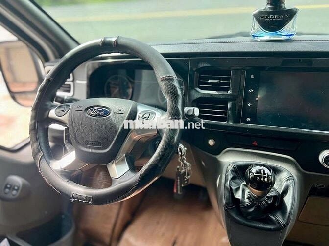 Ford Transit 2023 16 chỗ ghế bọc da VIP cực đẹp