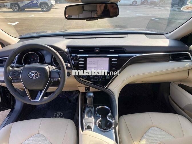 Toyota Camry 2020 2.0G - 19000 km