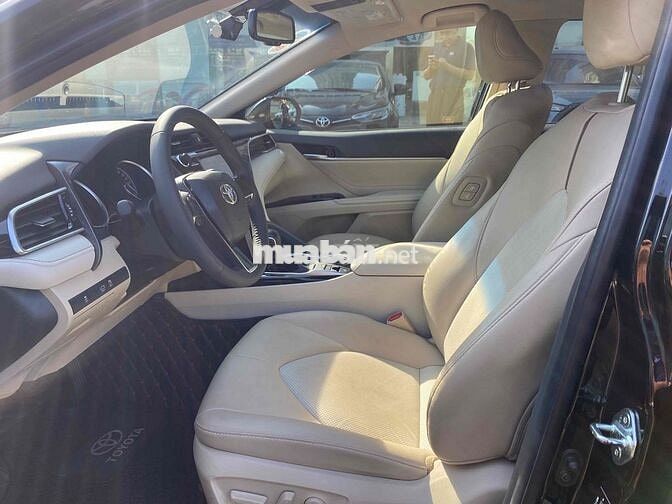 Toyota Camry 2020 2.0G - 19000 km