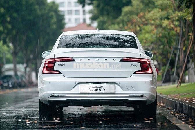 LONG ANH AUTO về VOLVO S90 T8 2024 odo 3000km