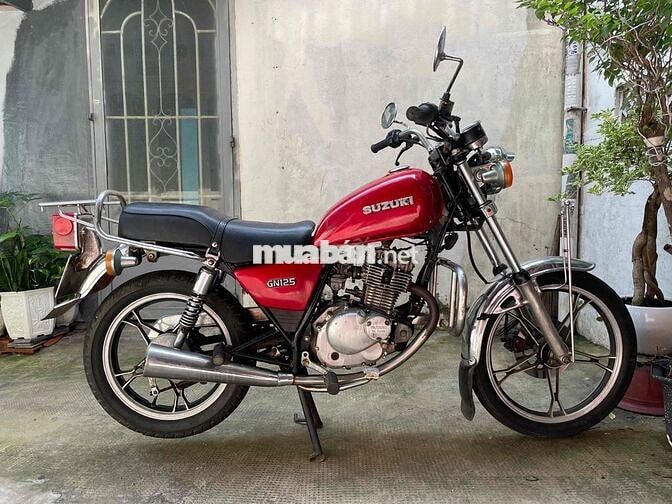 Xe côn tay Suzuki GN125 màu Đỏ