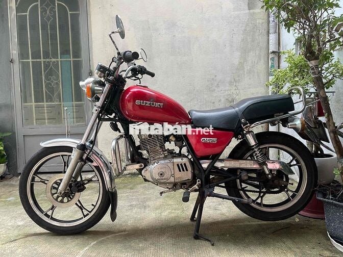 Xe côn tay Suzuki GN125 màu Đỏ