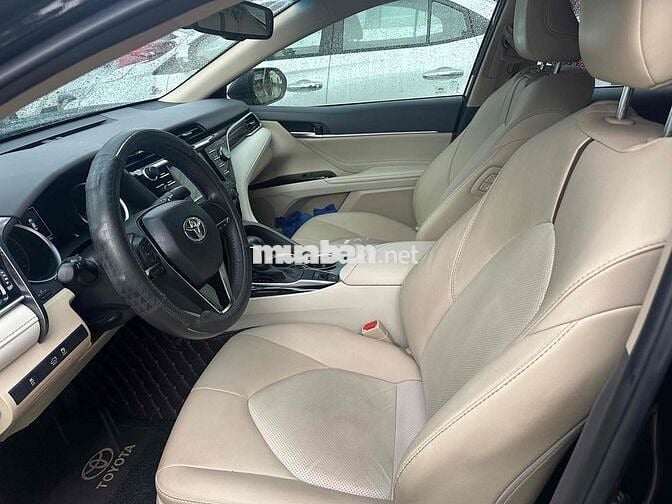 Toyota Camry 2020 2.0E - 19500 km HÃNG BH 1 năm