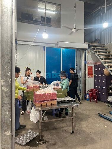 Mặt bằng kinh doanh - có kho lạnh, có văn phòng, khu vực đóng gói